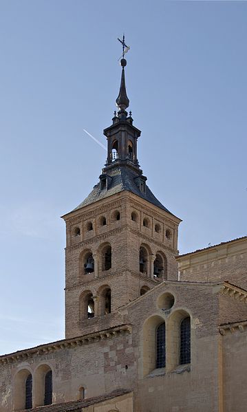 File:San Martin Segovia clocher.jpg