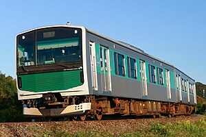 烏山線で使用されるEV-E301系電車 （2023年8月 滝駅 - 小塙駅間）