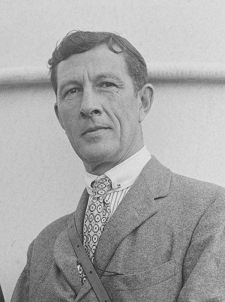 Sir Malcolm Robertson.jpg