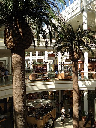 <span class="mw-page-title-main">South Bay Galleria</span> Shopping mall in Redondo Beach, California