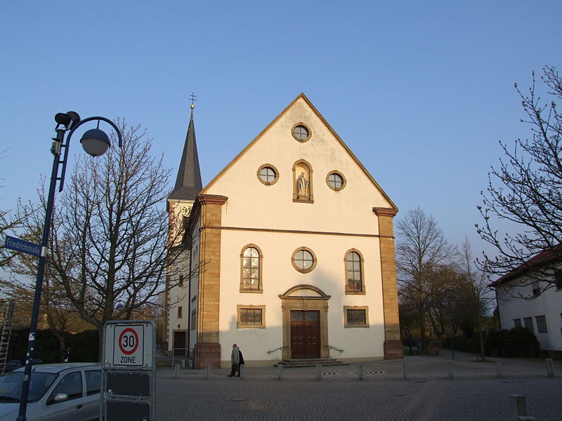 File:St. Lambertus (Mingolsheim) von Süden.JPG