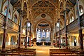 "St_Mary's_Church,_Ealing,_interior.jpg" by User:AndyScott