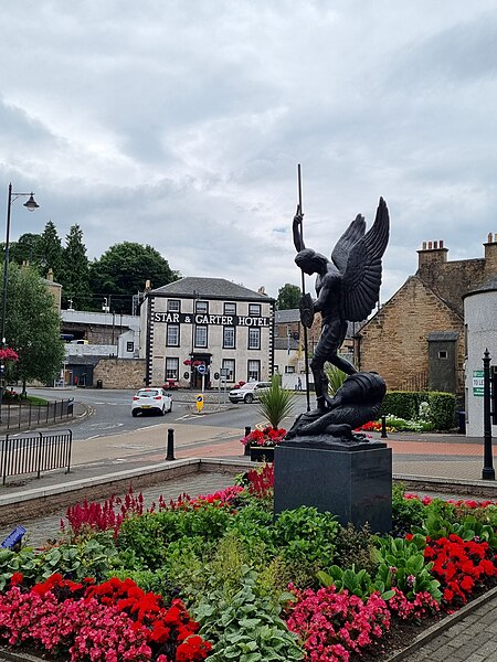 File:St Michael Sculpture towards the High St.jpg