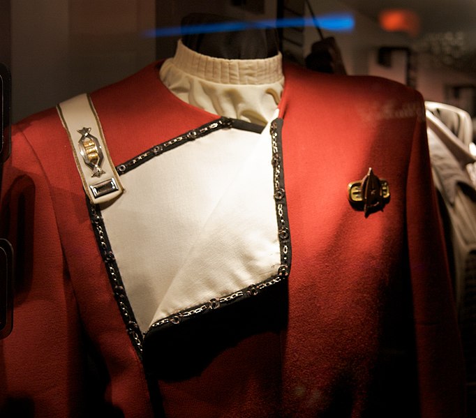 File:Starfleet uniform as introduced in The Wrath of Khan (cropped).jpg