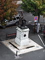 Une vue sur la statue de Cuvier du toit du Temple Saint-Martin.