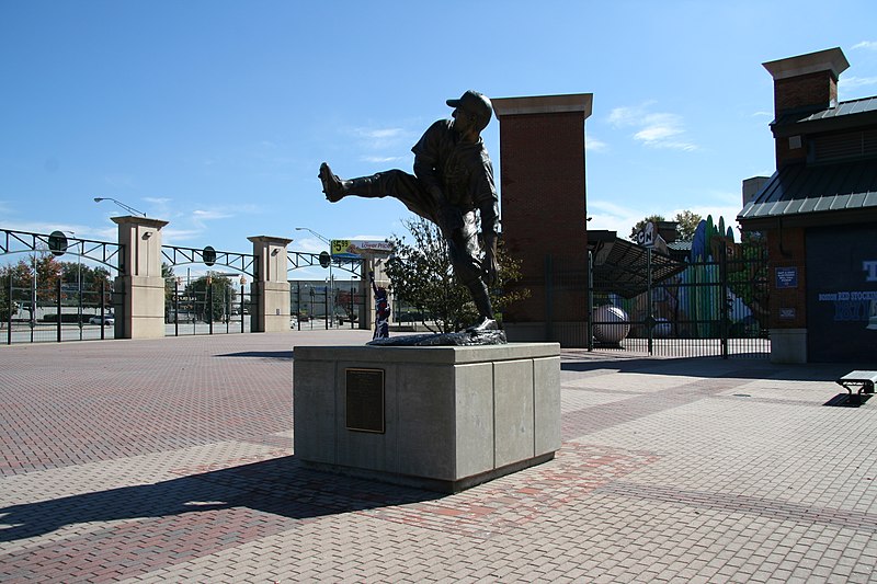 File:Statue of Warren Spahn at Turner Field (4054016405).jpg