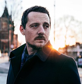 Sturgill Simpson foto 2016 (bijgesneden).jpg