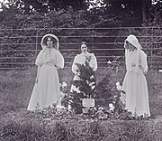 Le suffragette Jessie Kenney, Adela Pankhurst e Annie Kenney, 1909.