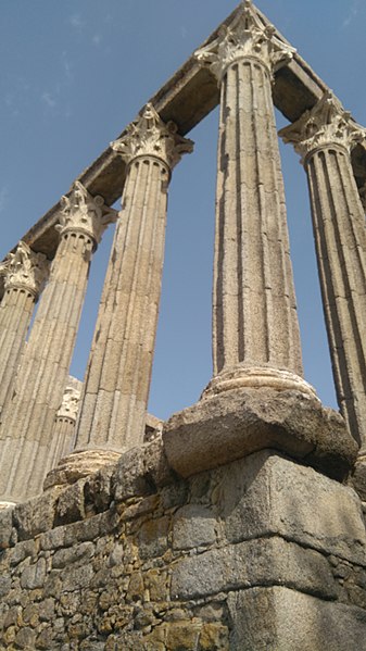 File:Templo de Diana (Évora) .jpg