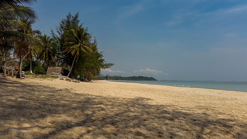 File:Thung Wua Laen beach - Chumphon.jpg