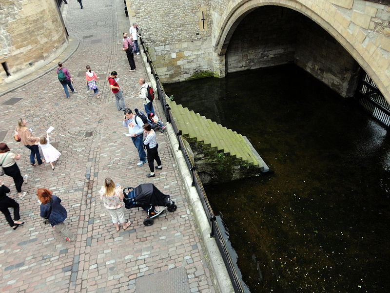 File:Tower of London 35 2012-07-04.jpg