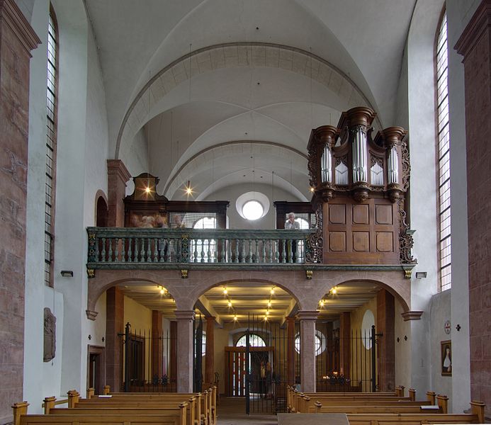 File:Trier Welschnonnenkirche BW 2.jpg