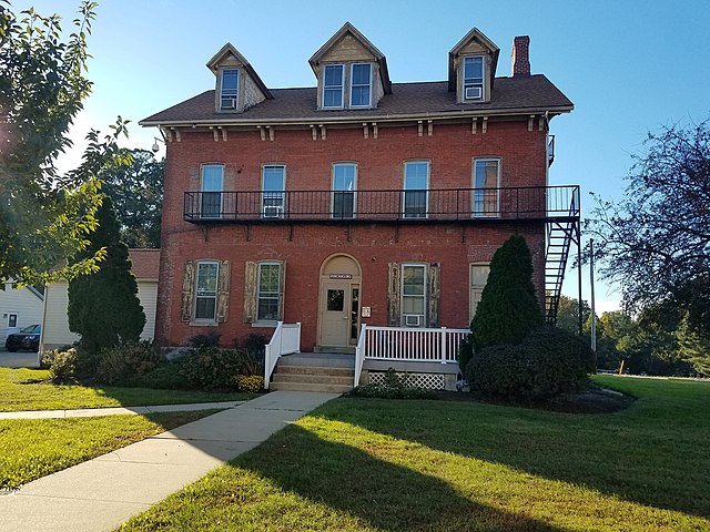 Vedder House