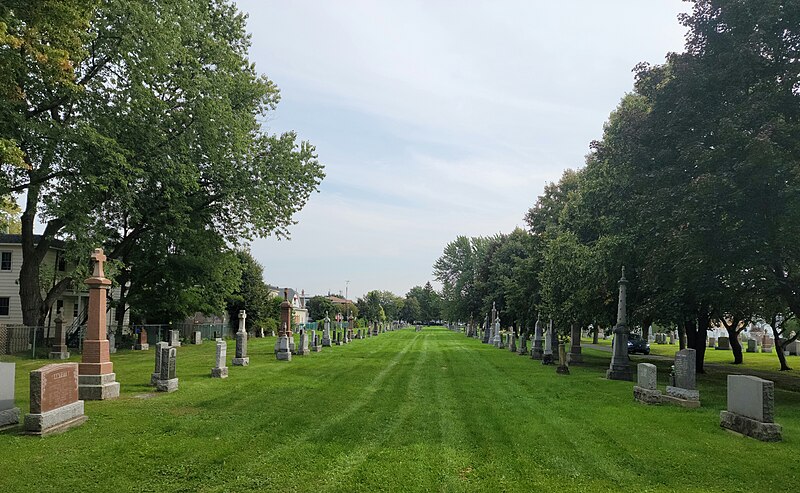 File:Verchères (Québec)-Vue d'ensemble du magnifique cimetière du village-2023-09-23.jpg