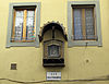 Via delle Pinzochere 16, maison avec tabernacle 03.JPG