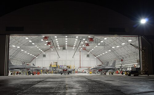 WiscANG-F16-hangar5.jpg