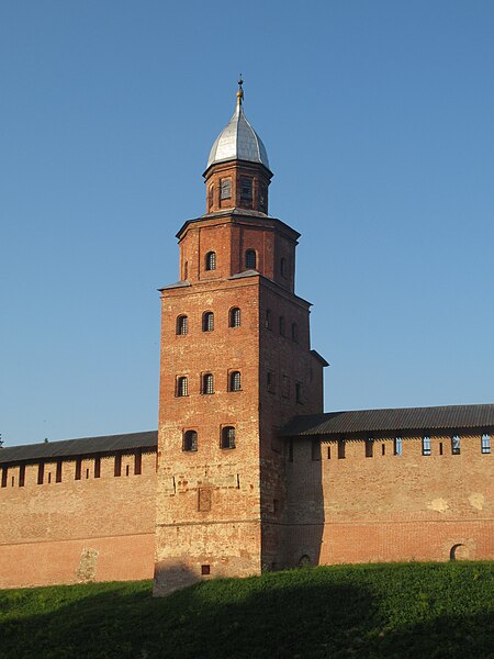 File:Башня Кокуй (Новгород).jpg