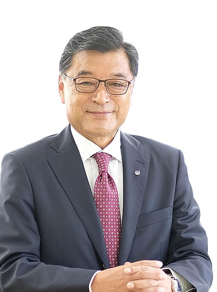 File:埼玉県熊谷市 市長 小林哲也.jpg