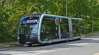 Bus de la livrée bleue sur la ligne Némo 1 à Longueau (712).