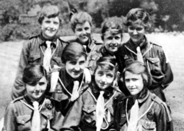 A Girl Guide Company in the United Kingdom, 1918