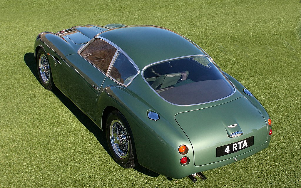 Der Aston Martin DB4 GT Zagato , der Brite im Italinänischen Kleid 1024px-1961_Aston_Martin_DB4_GT_Zagato_-_rvl