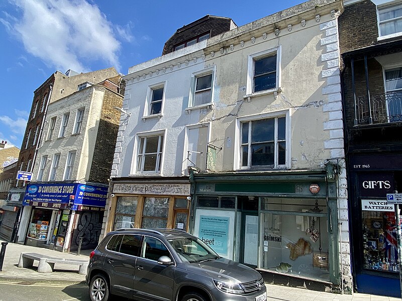 File:19 and 21 High Street, Margate, April 2023.jpg