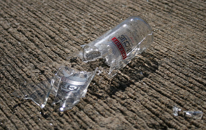 File:2008-03-09 Broken glass bottle.jpg