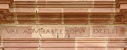 Inscription au-dessus du portail