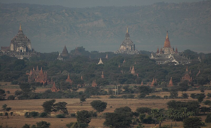 File:2013 Myanmar Luyten-De-Hauwere Bagan 001 viewing tower.jpg