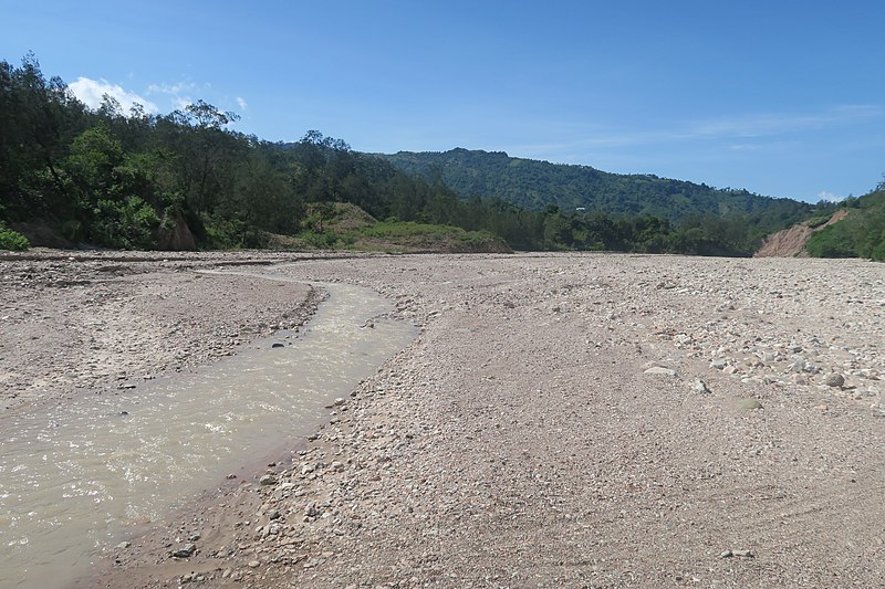 File:20160409091215 - Crossing this largely dry river bed just below Boti, last kingdom of Timor (26298148936).jpg