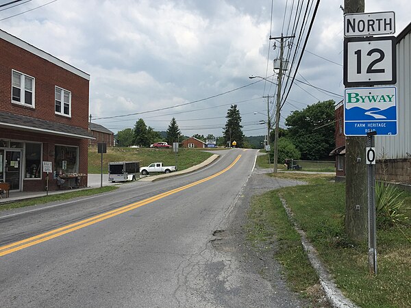 View north along WV 12 at US 219 in Peterstown