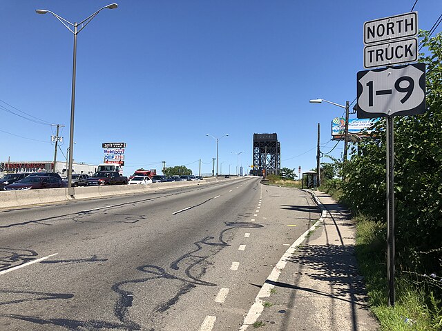 View north along US 1/9 Truck approaching the Hackensack River Bridge in Kearny