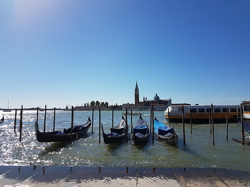 File:2018-09-25 Venedig - Lagune 03.jpg