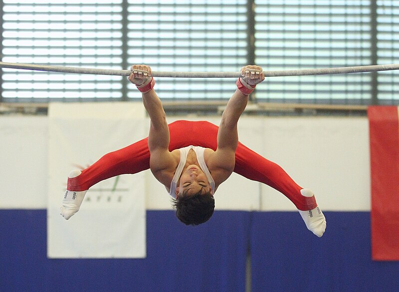 File:2019-05-25 Budapest Cup age group II all-around competition horizontal bar (Martin Rulsch) 149.jpg