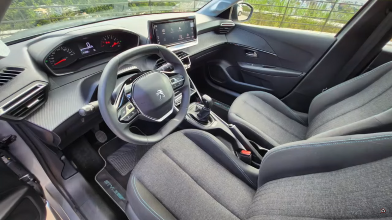 File:2023 Peugeot 208 Style (produced in Argentina) interior.png