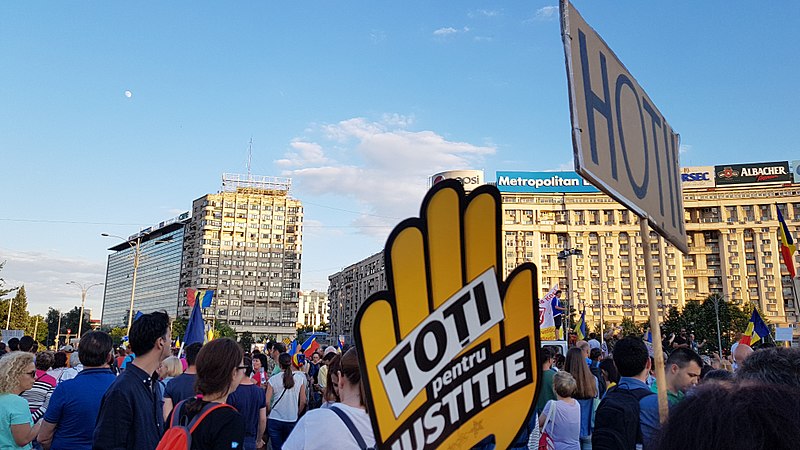 File:24 June -Protest against corruption - Bucharest 2018 - Victory Square (9).jpg