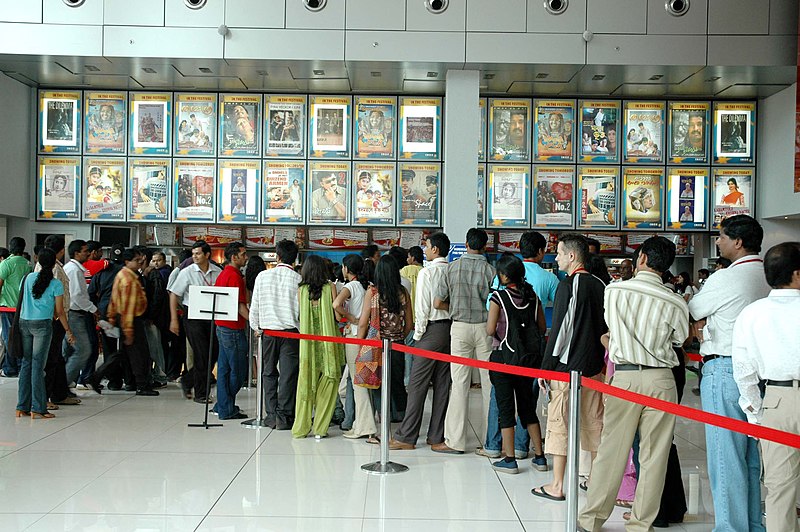 File:A long queue of cine goers at INOX Multiplex during the 37th International Film Festival (IFFI-2006) in Panaji, Goa on November 24, 2006.jpg