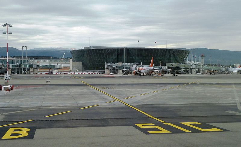 File:Aerogare nice.JPG