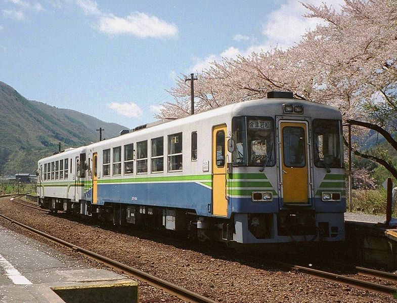 File:Aizu-railway-AT-150.JPG