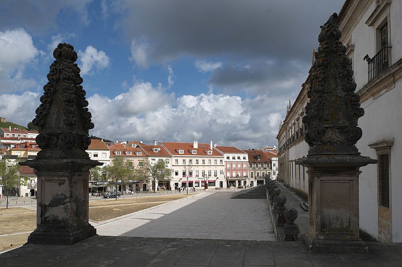 File:Alcobaça Mosteiro 423.jpg