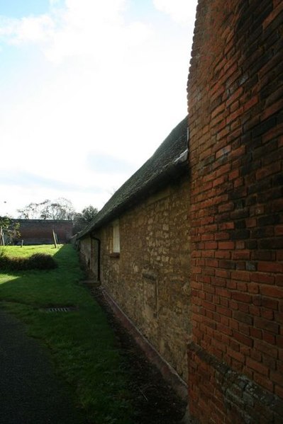 File:Along by the graveyard - geograph.org.uk - 1603441.jpg