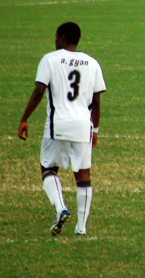 Gyan playing for Ghana in 2008