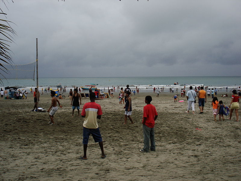 File:Atacames Beach Scene (623207296).jpg