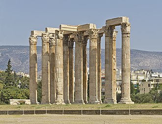 L'Olympiéion, ou temple de Zeus olympien, au pied de l’Acropole, à Athènes. (définition réelle 3 186 × 2 435)