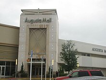 Вход в торговый центр Augusta Mall.jpg 