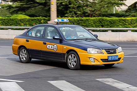 Hyundai Elantra taxi with "京B" prefix
