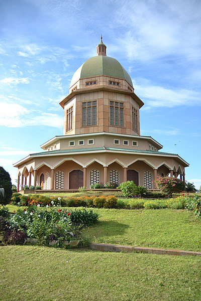 File:Bahai Temple Kampala (6347695849).jpg