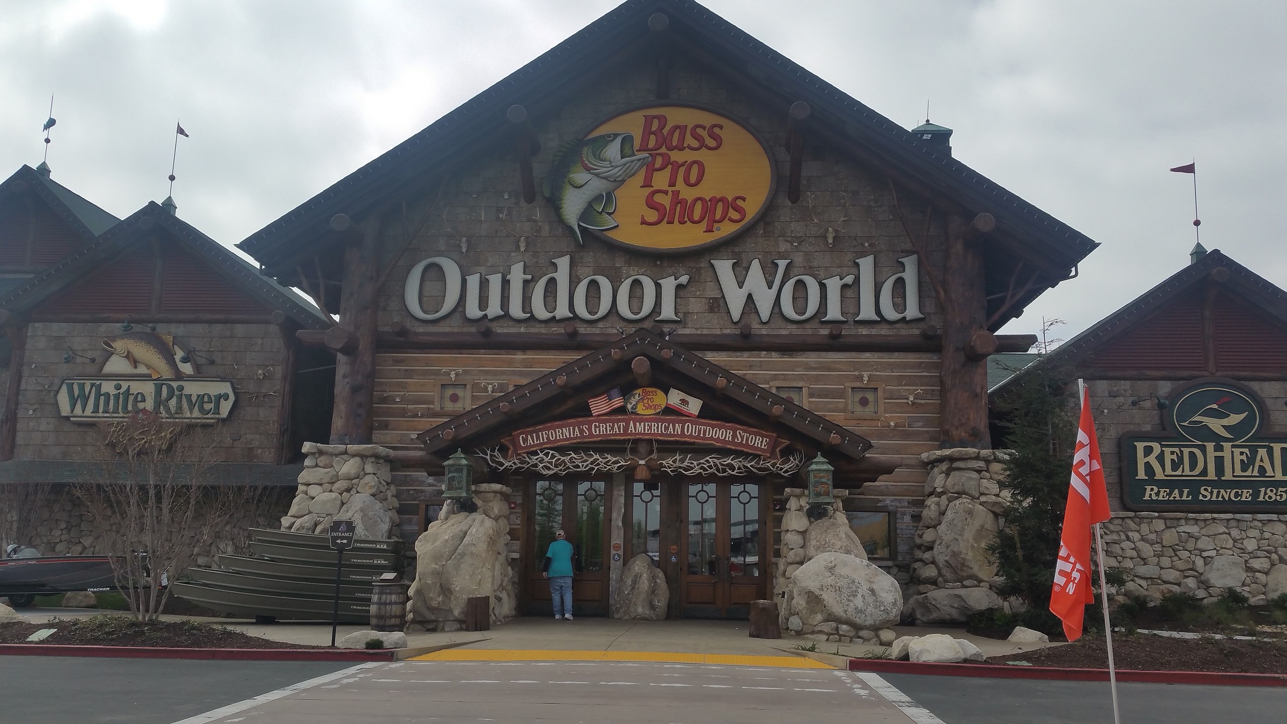 Children's Clothing Dept, Bass Pro Shops Outdoor World, San Jose, Ca -  Picture of Bass Pro Shops, San Jose - Tripadvisor