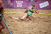 Deutsch: Beachhandball bei den Olympischen Jugendspielen 2018; Tag 6, 12. Oktober 2018; Mädchen, Hauptrundenspiel – Ungarn-Niederlande 2:1 English: Beach handball at the 2018 Summer Youth Olympics at 12 October 2018 – Girls Main Round – Hungary-Netherlands 2:1