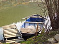 Čeština: Loď na Dolním rybníce v Pokojovicích, okr. Třebíč. English: Boat at Dolní pond in Pokojovice, Třebíč District.